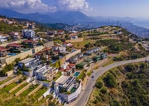 Spacious two-storey villa with panoramic views of the Mediterranean Sea