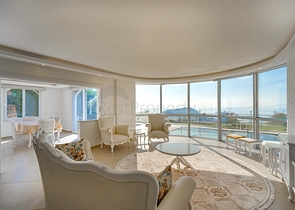 Spacious two-storey villa with panoramic views of the Mediterranean Sea