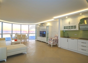 Spacious two-storey villa with panoramic views of the Mediterranean Sea