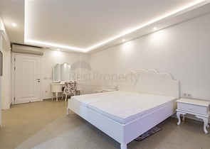 Spacious two-storey villa with panoramic views of the Mediterranean Sea