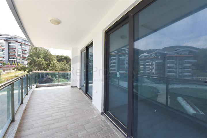 2+1 apartment in the picturesque Kargicak area, just 300 m from the sea