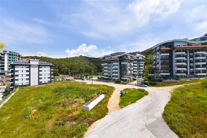 2+1 apartment in the picturesque Kargicak area, just 300 m from the sea