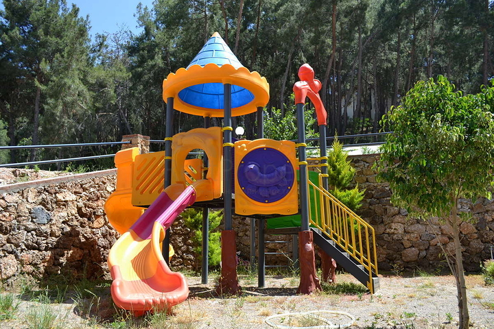 2+1 apartment in the picturesque Kargicak area, just 300 m from the sea