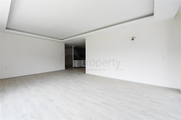 2+1 apartment in the picturesque Kargicak area, just 300 m from the sea