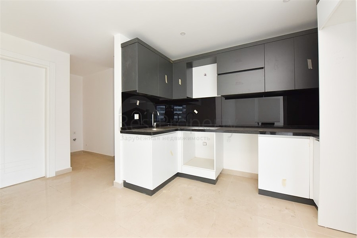 2+1 apartment in the picturesque Kargicak area, just 300 m from the sea