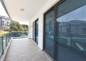 2+1 apartment in the picturesque Kargicak area, just 300 m from the sea