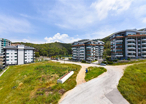 2+1 apartment in the picturesque Kargicak area, just 300 m from the sea