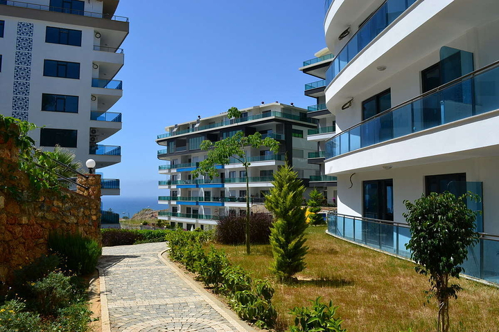 1+1 apartment in a complex with infrastructure in Kargicak district