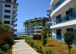 1+1 apartment in a complex with infrastructure in Kargicak district