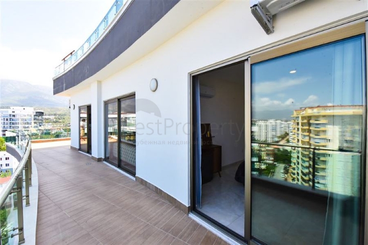 Spacious 3+1 penthouse in Mahmutlar district