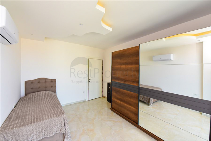 Spacious 3+1 penthouse in Mahmutlar district