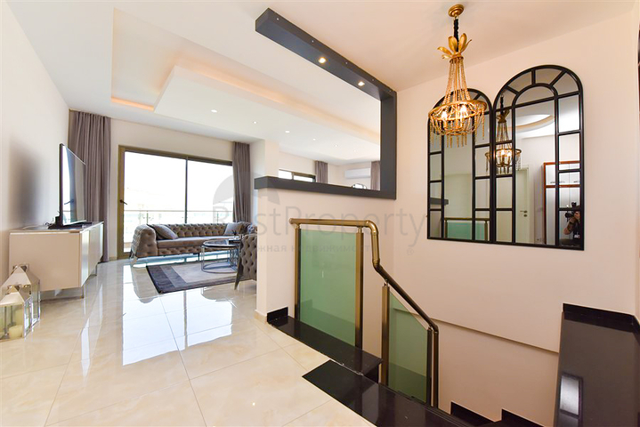Spacious 3+1 penthouse in Mahmutlar district