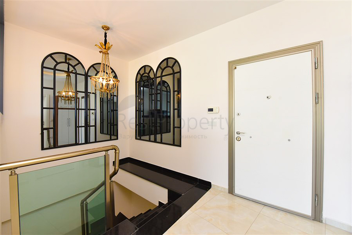 Spacious 3+1 penthouse in Mahmutlar district