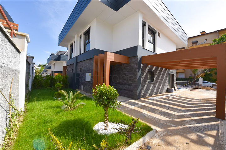 4+1 villa for a large family 