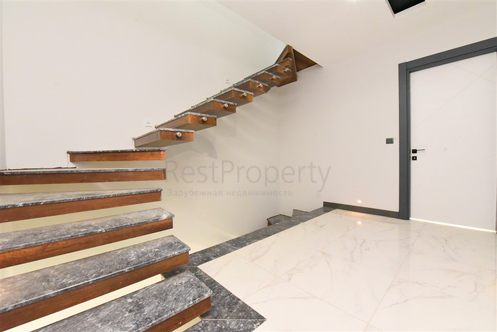 4+1 villa for a large family 