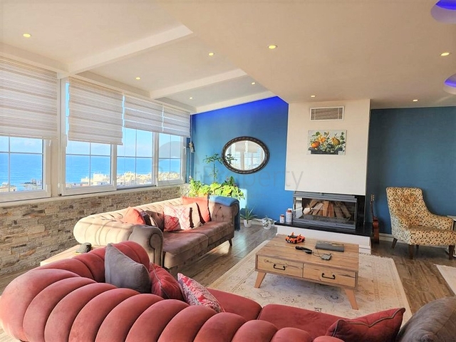 Spacious 3+1 apartment with panoramic sea view