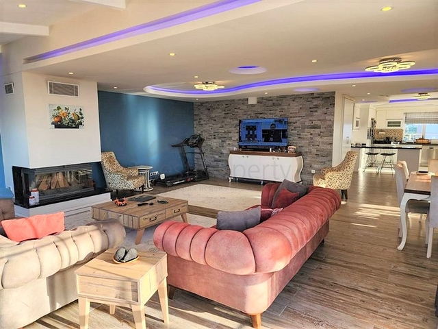 Spacious 3+1 apartment with panoramic sea view