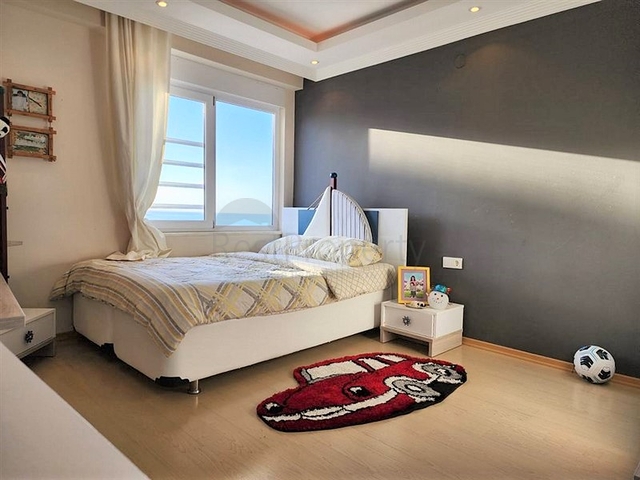 Spacious 3+1 apartment with panoramic sea view