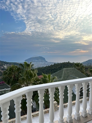 3+1 villa with panoramic sea views with the possibility of obtaining Turkish citizenship