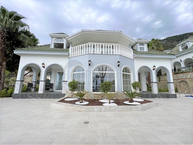 3+1 villa with panoramic sea views with the possibility of obtaining Turkish citizenship