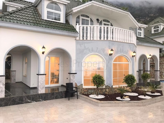 3+1 villa with panoramic sea views with the possibility of obtaining Turkish citizenship