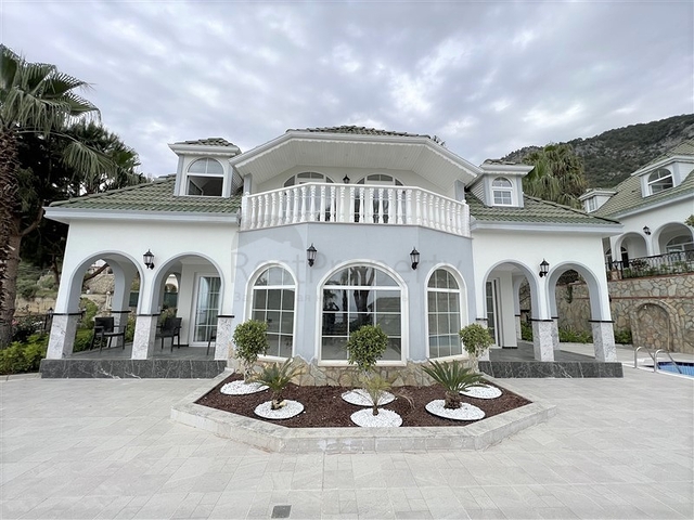 3+1 villa with panoramic sea views with the possibility of obtaining Turkish citizenship