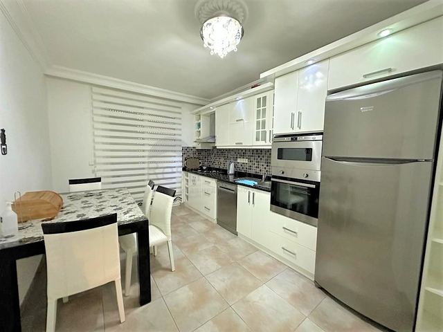 2+1 apartment with separate kitchen in the center of Alanya