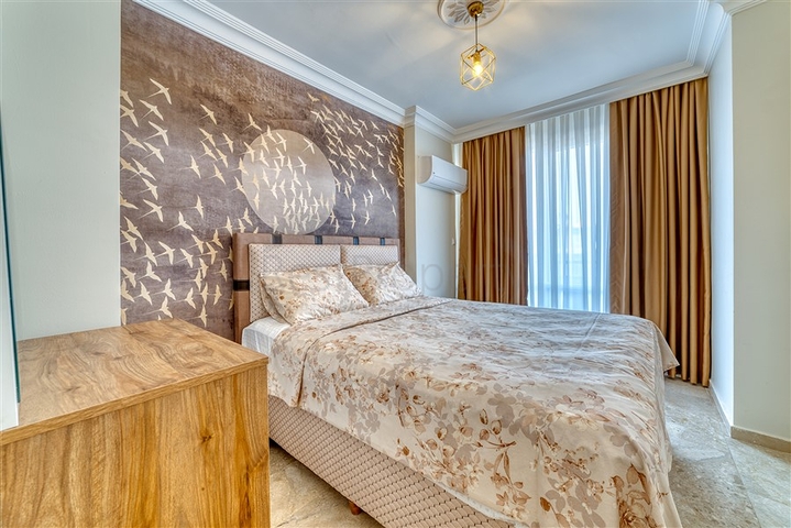 Spacious apartment in Mahmutlar area with sea and mountain views