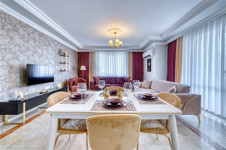 Spacious apartment in Mahmutlar area with sea and mountain views