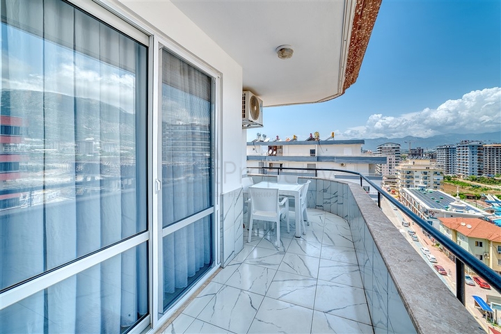 Spacious apartment in Mahmutlar area with sea and mountain views