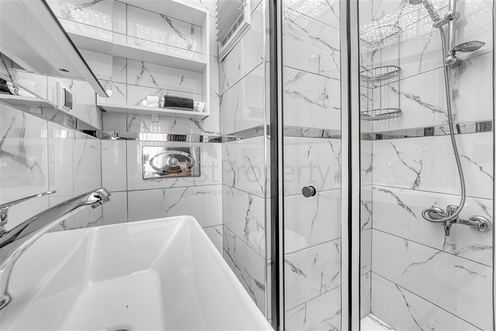 Spacious apartment in Mahmutlar area with sea and mountain views