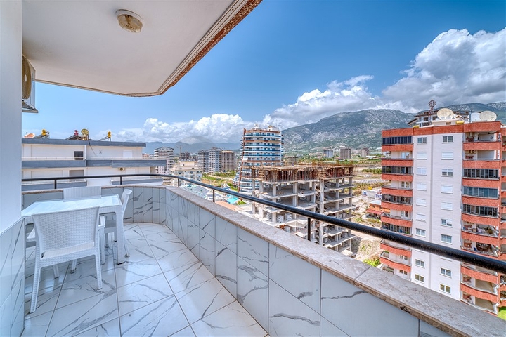 Spacious apartment in Mahmutlar area with sea and mountain views
