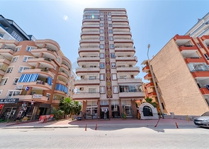 Spacious apartment in Mahmutlar area with sea and mountain views