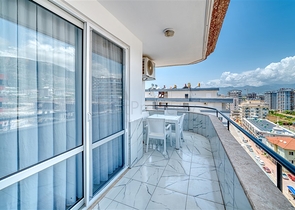 Spacious apartment in Mahmutlar area with sea and mountain views