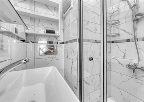 Spacious apartment in Mahmutlar area with sea and mountain views