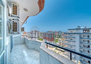 Spacious apartment in Mahmutlar area with sea and mountain views