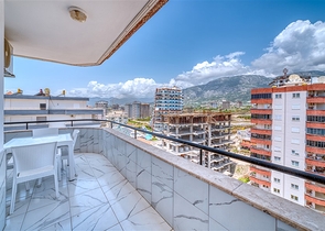 Spacious apartment in Mahmutlar area with sea and mountain views