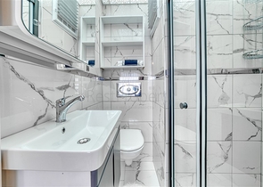 Spacious apartment in Mahmutlar area with sea and mountain views