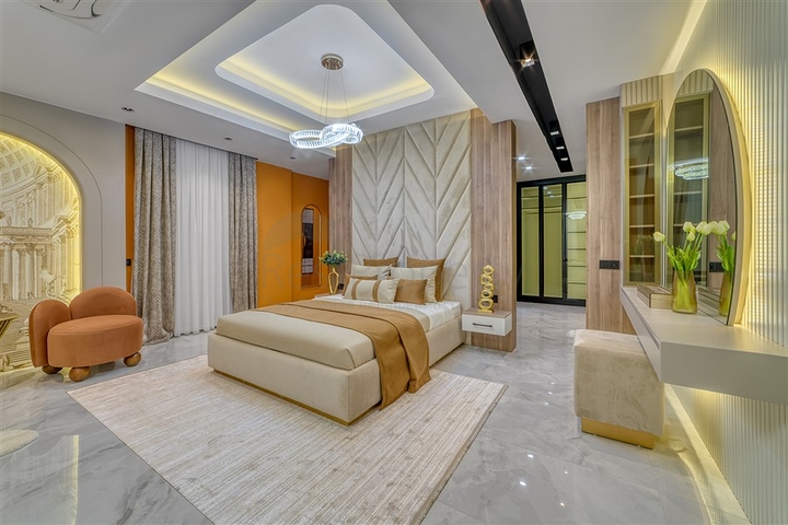 Luxury 4+1 villa with stunning views of the whole of Alanya