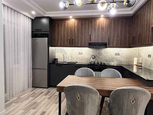 Spacious 4+1 penthouse 250 m from the sea