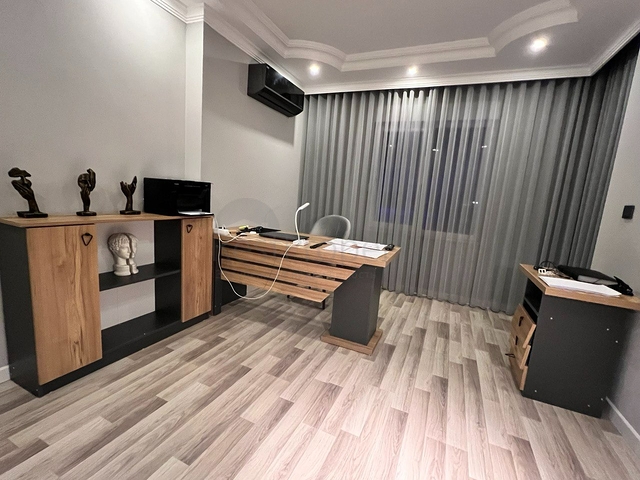 Spacious 4+1 penthouse 250 m from the sea