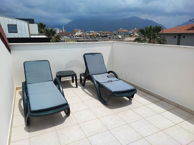 Spacious 4+1 penthouse 250 m from the sea