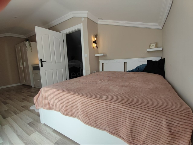 Spacious 4+1 penthouse 250 m from the sea