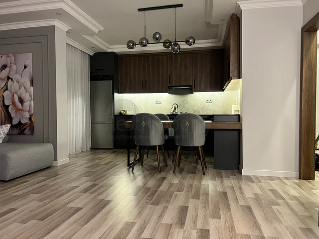 Spacious 4+1 penthouse 250 m from the sea