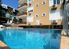 Spacious 4+1 penthouse 250 m from the sea