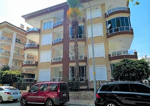 Spacious 4+1 penthouse 250 m from the sea