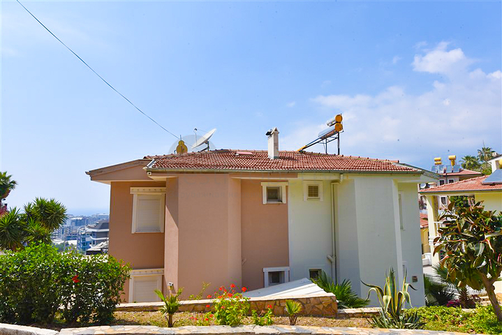 2+1 townhouse 600 m from the sea in Kargicak area 2+1 townhouse 600 m from the sea in Kargicak area