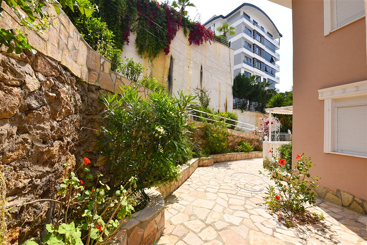 2+1 townhouse 600 m from the sea in Kargicak area 2+1 townhouse 600 m from the sea in Kargicak area