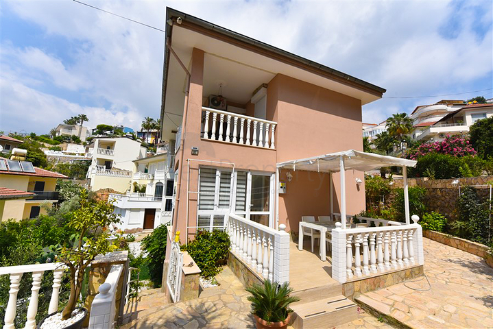 2+1 townhouse 600 m from the sea in Kargicak area 2+1 townhouse 600 m from the sea in Kargicak area
