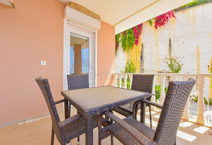 2+1 townhouse 600 m from the sea in Kargicak area 2+1 townhouse 600 m from the sea in Kargicak area